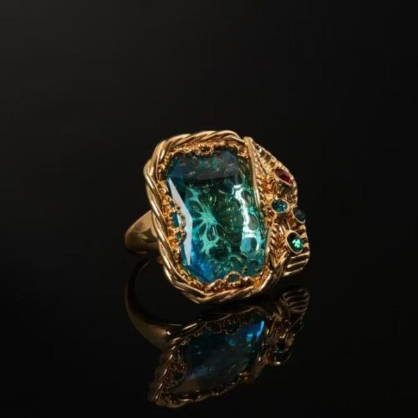 Vintage Blue Crystal Back-Carved Pattern Ring