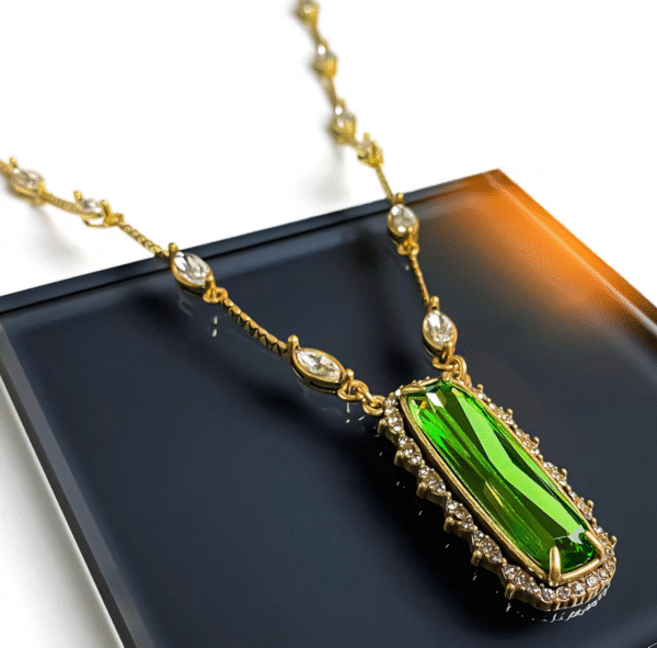 Vintage Gold-Plated Green Crystal Pendant Necklace